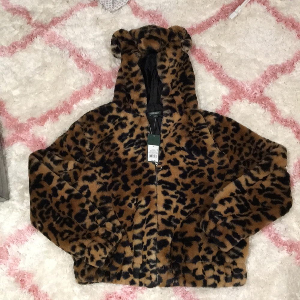 Women’s Medium Leopard print furry jacket